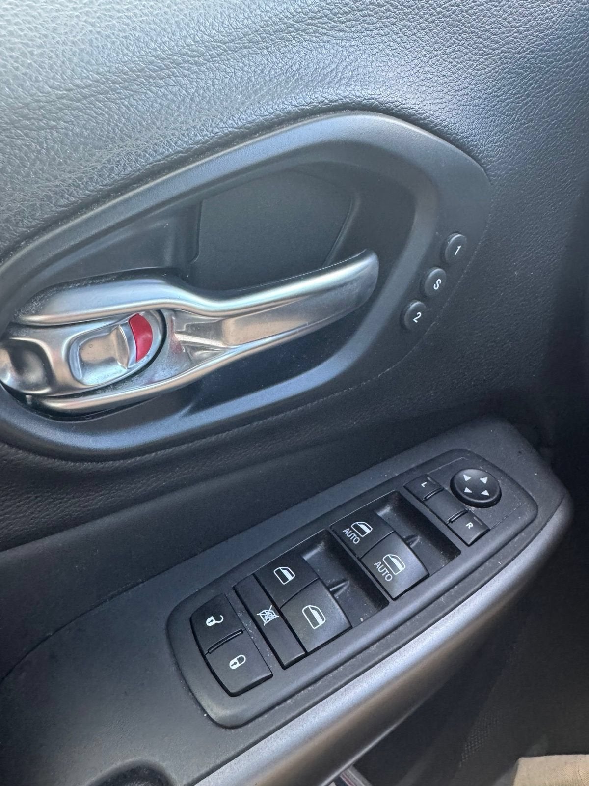 2021 Jeep Cherokee Limited FWD