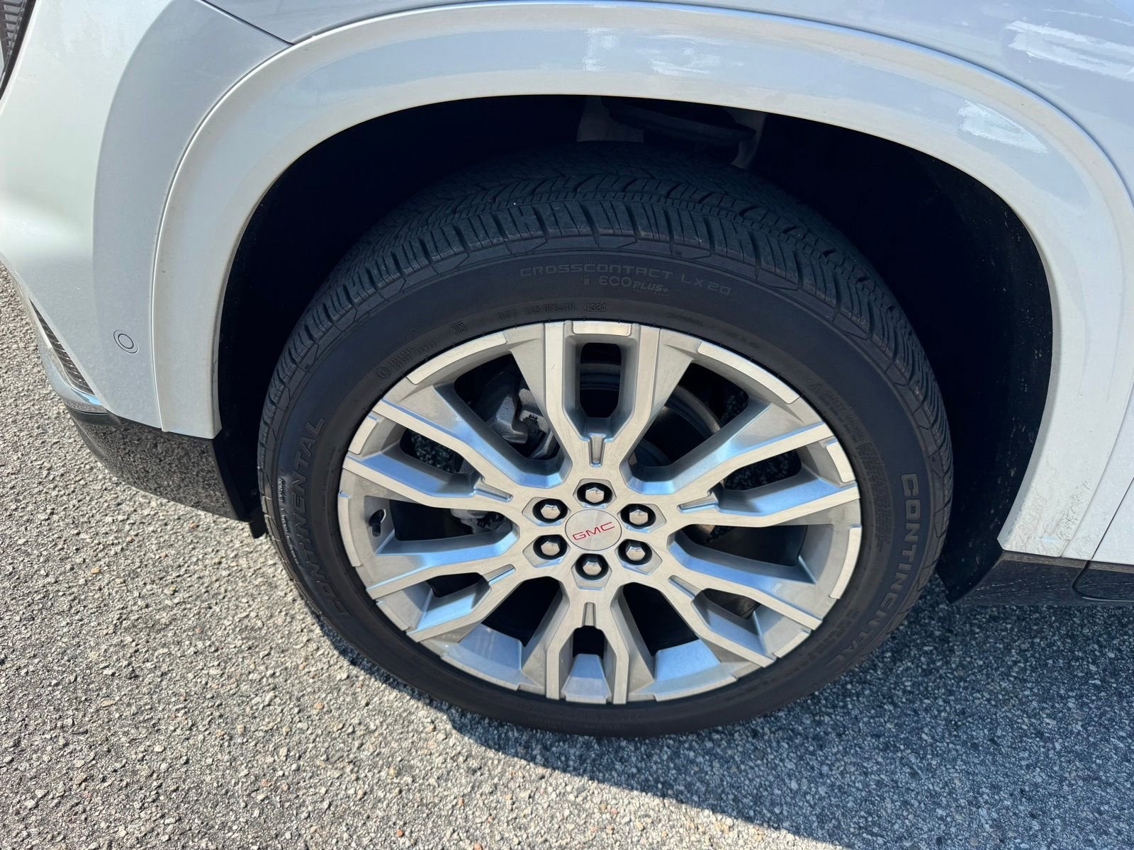 2024 GMC Acadia Denali