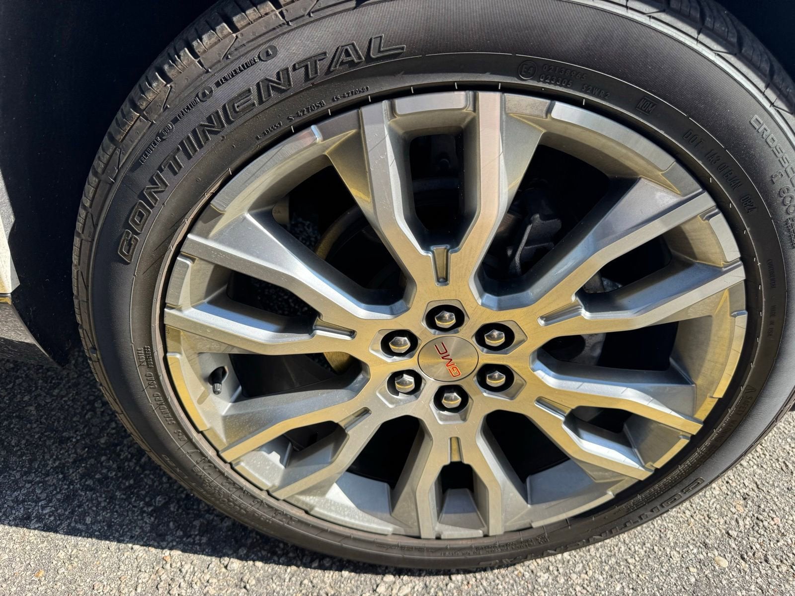 2024 GMC Acadia Denali