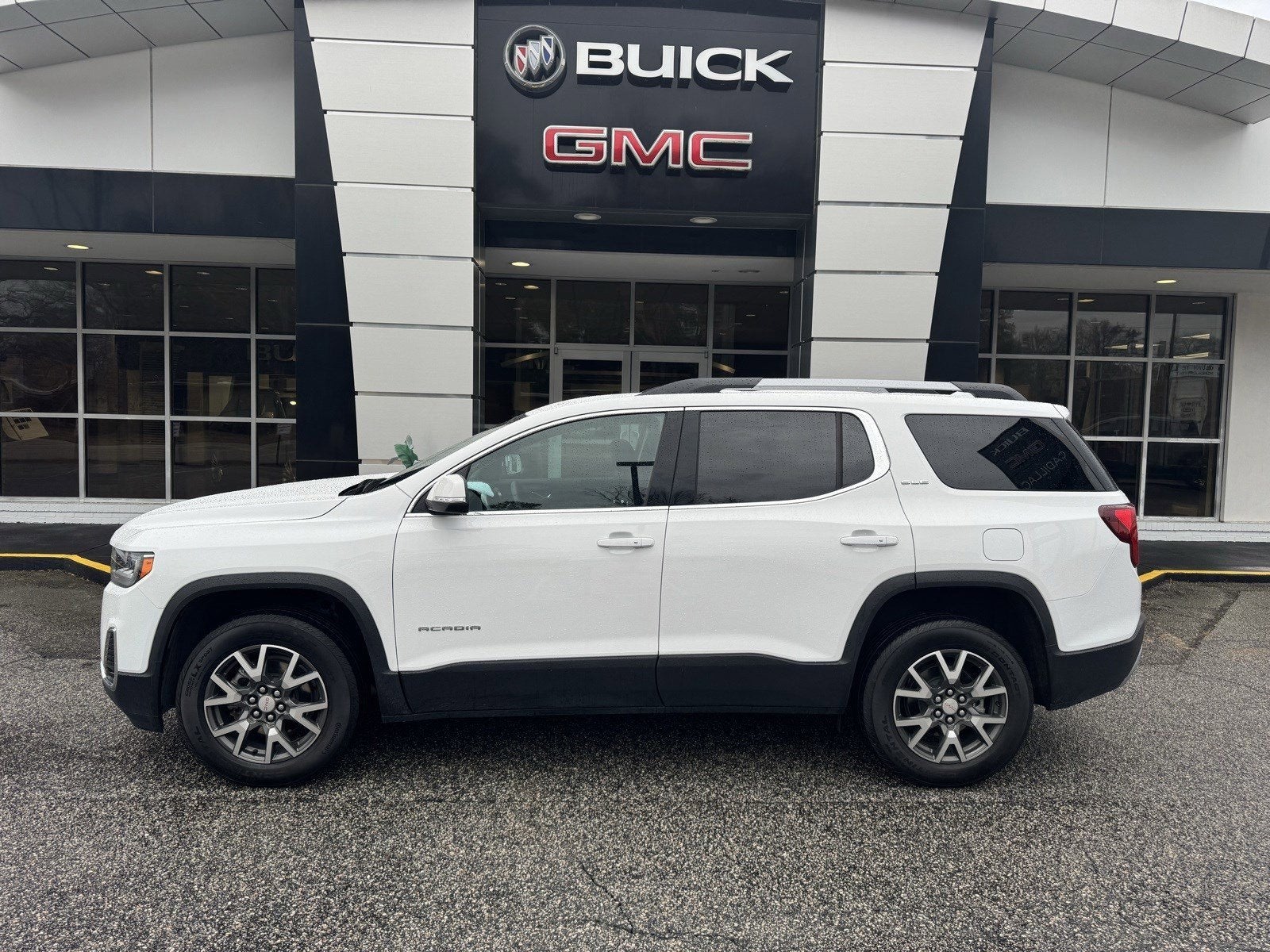 2023 GMC Acadia SLE