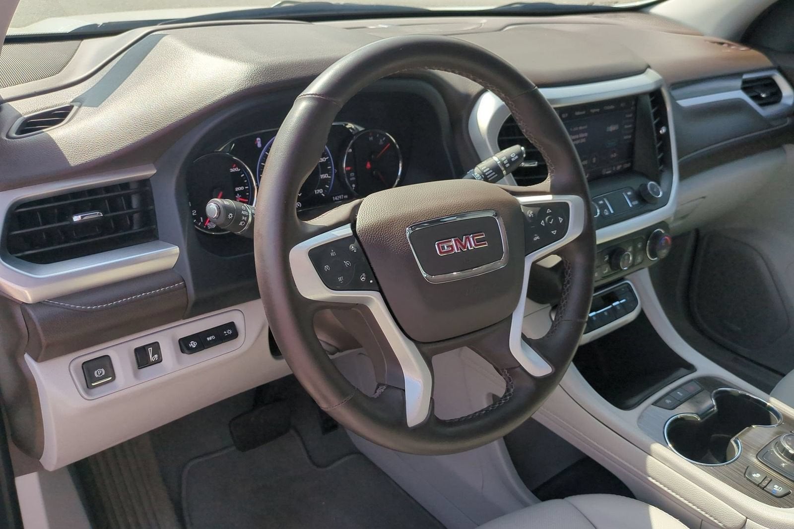 2023 GMC Acadia SLT