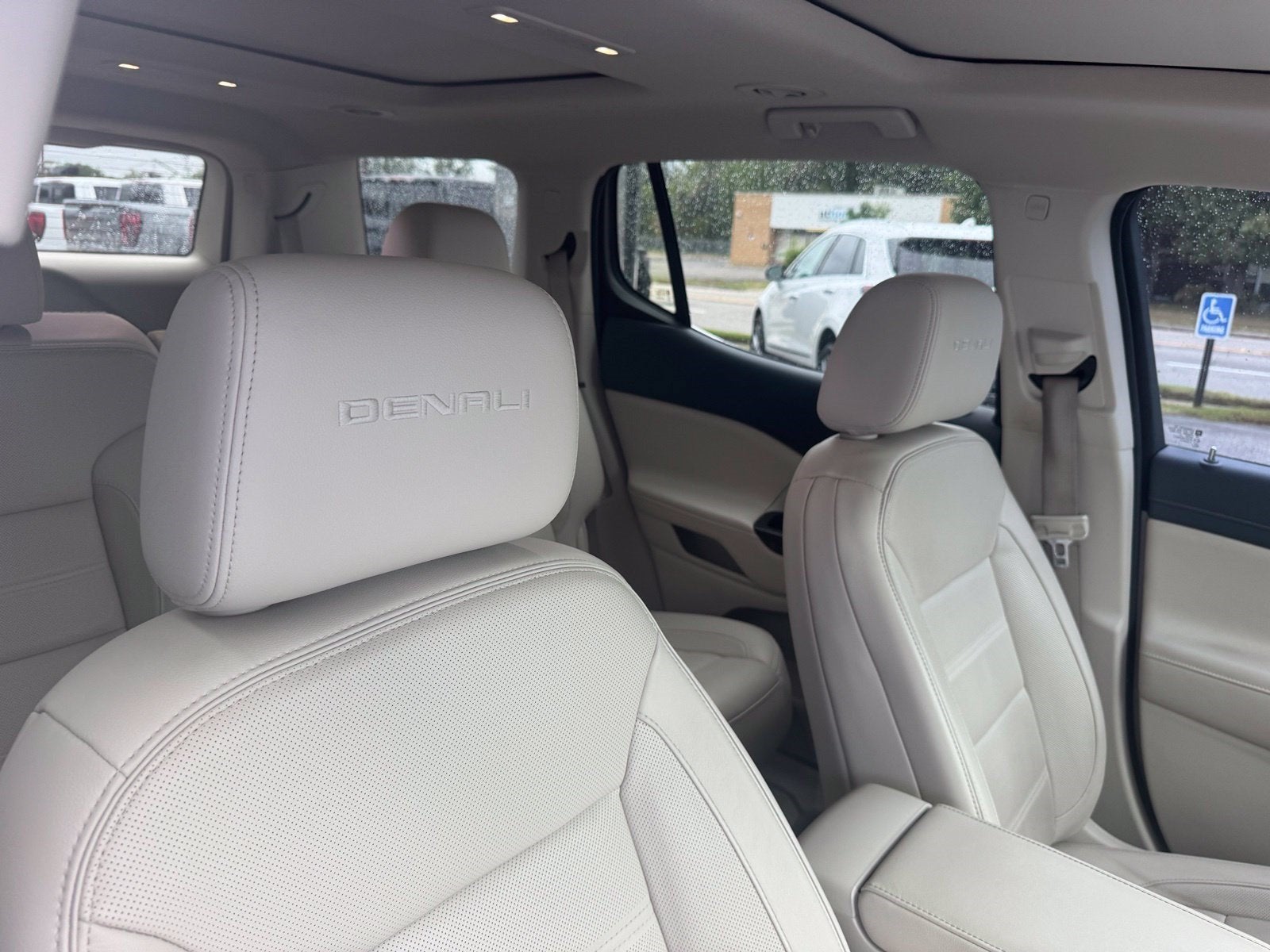 2020 GMC Acadia Denali