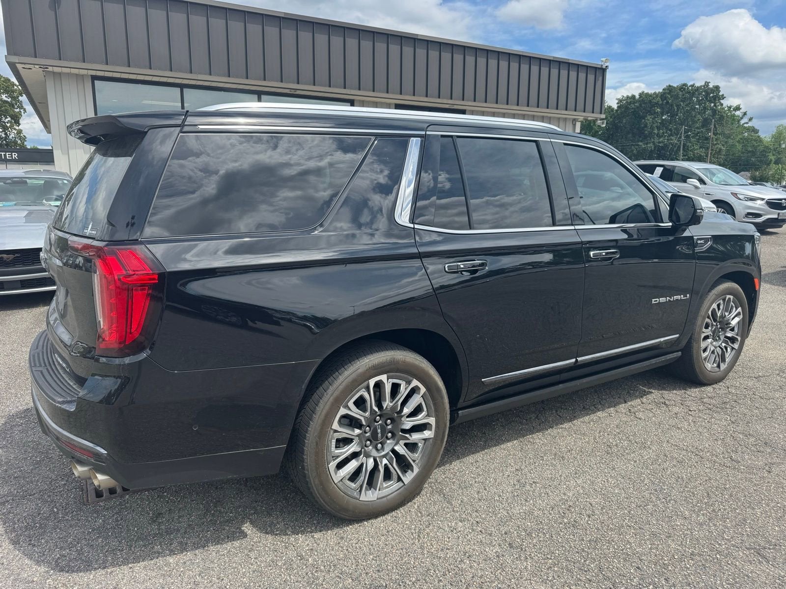 2024 GMC Yukon Denali Ultimate