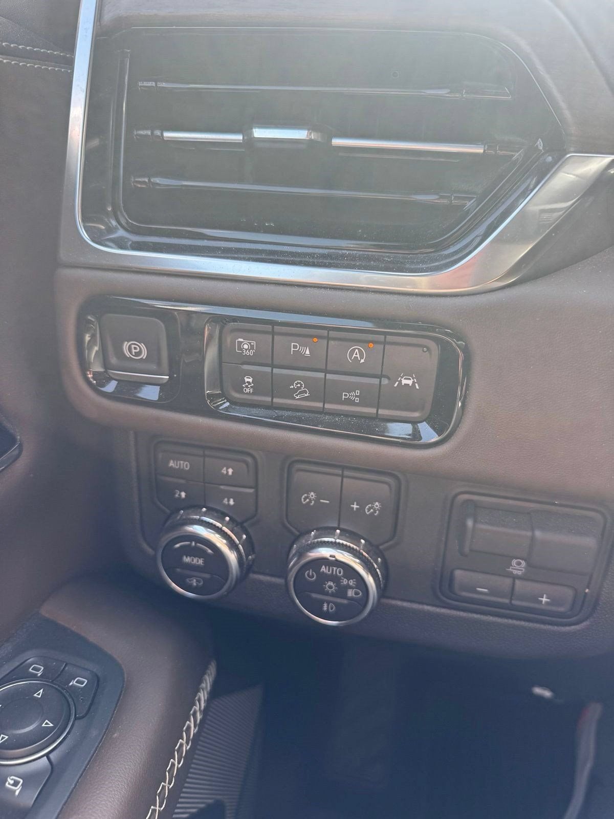 2025 GMC Yukon Denali Ultimate