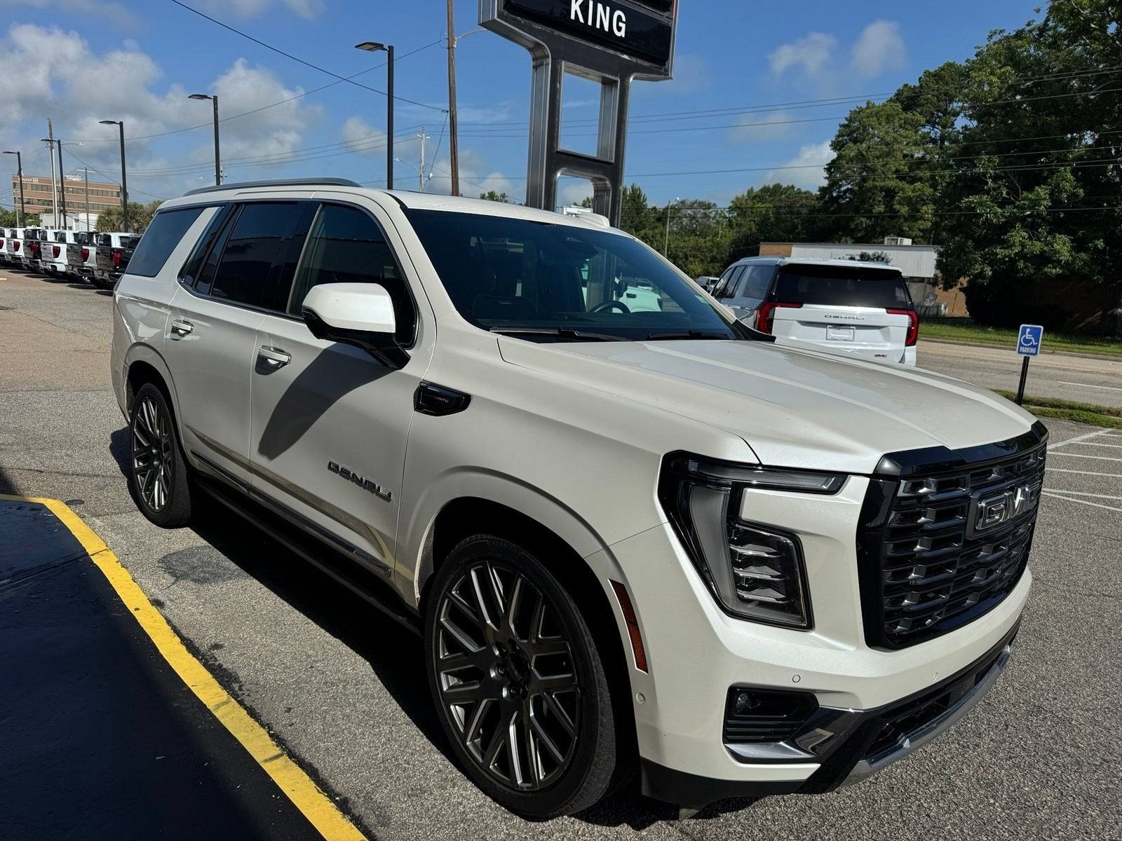 2025 GMC Yukon Denali Ultimate