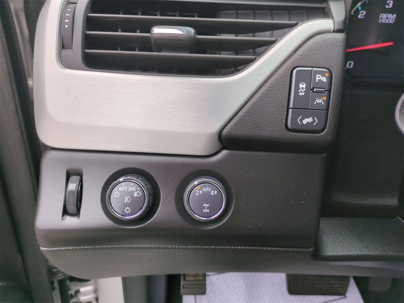 2020 GMC Yukon XL SLT