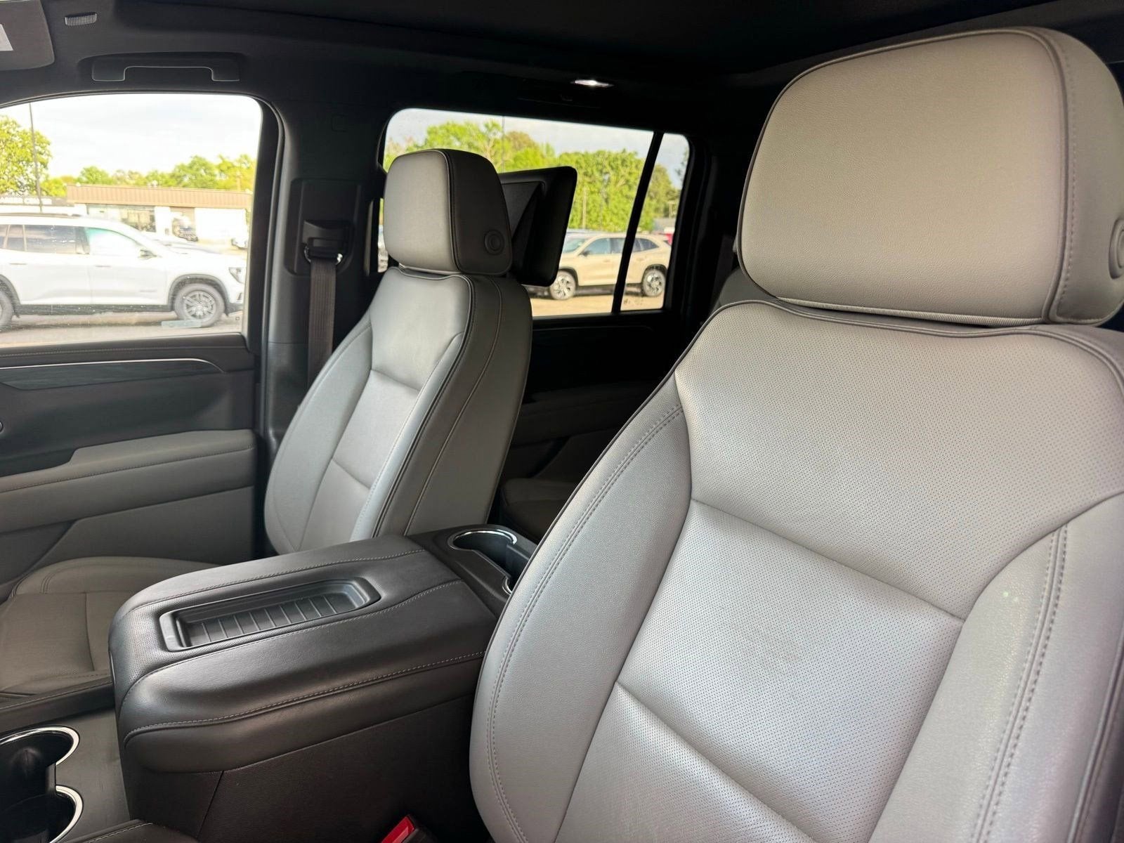 2024 GMC Yukon XL SLT