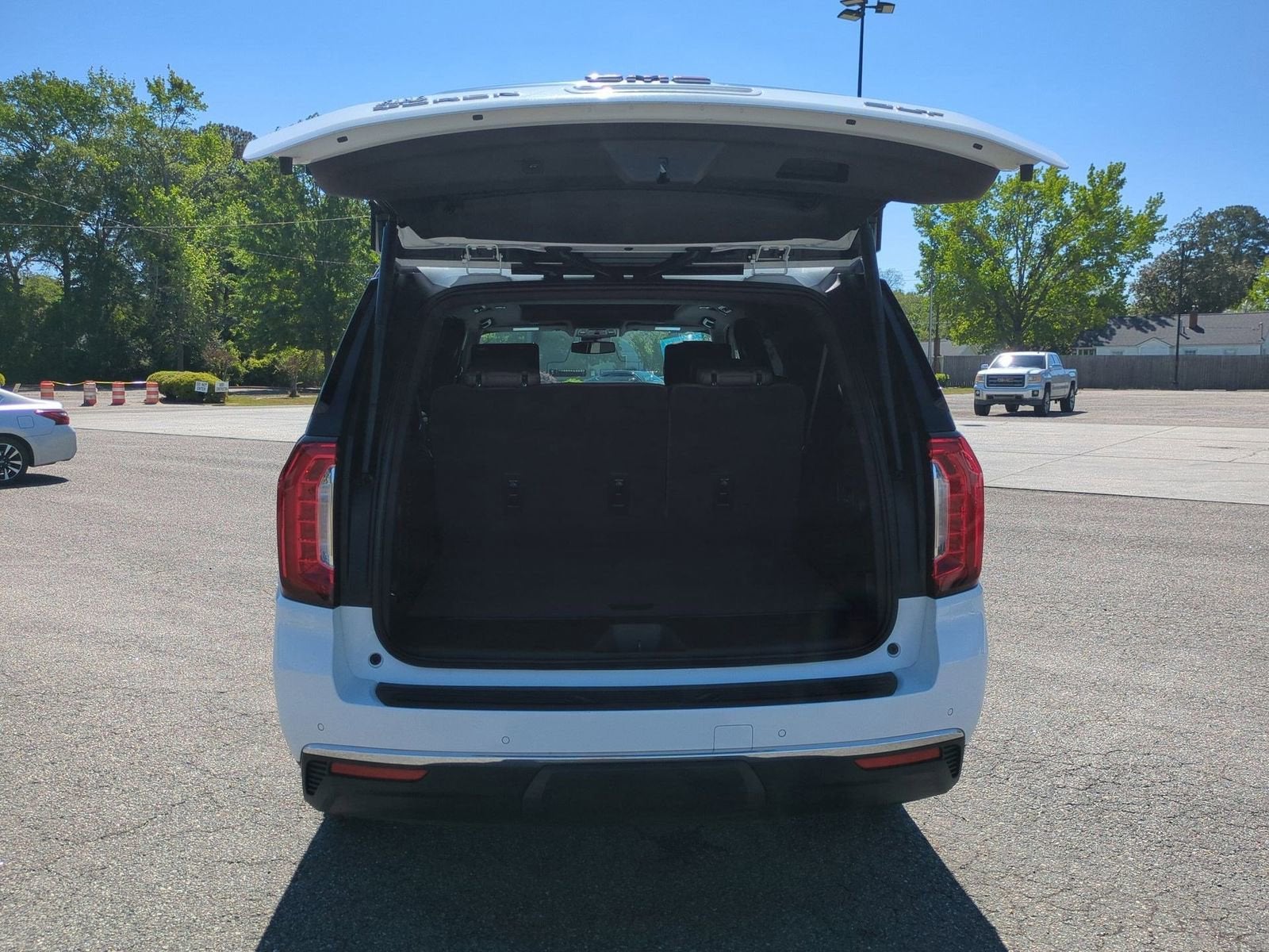 2024 GMC Yukon XL SLT