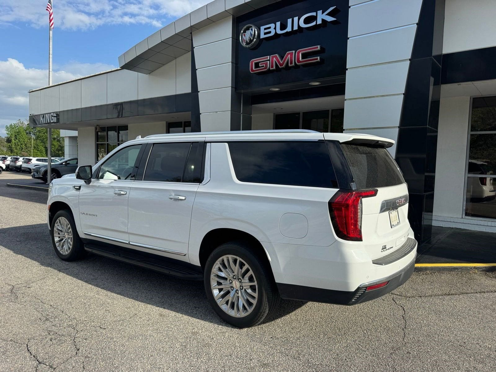 2024 GMC Yukon XL SLT