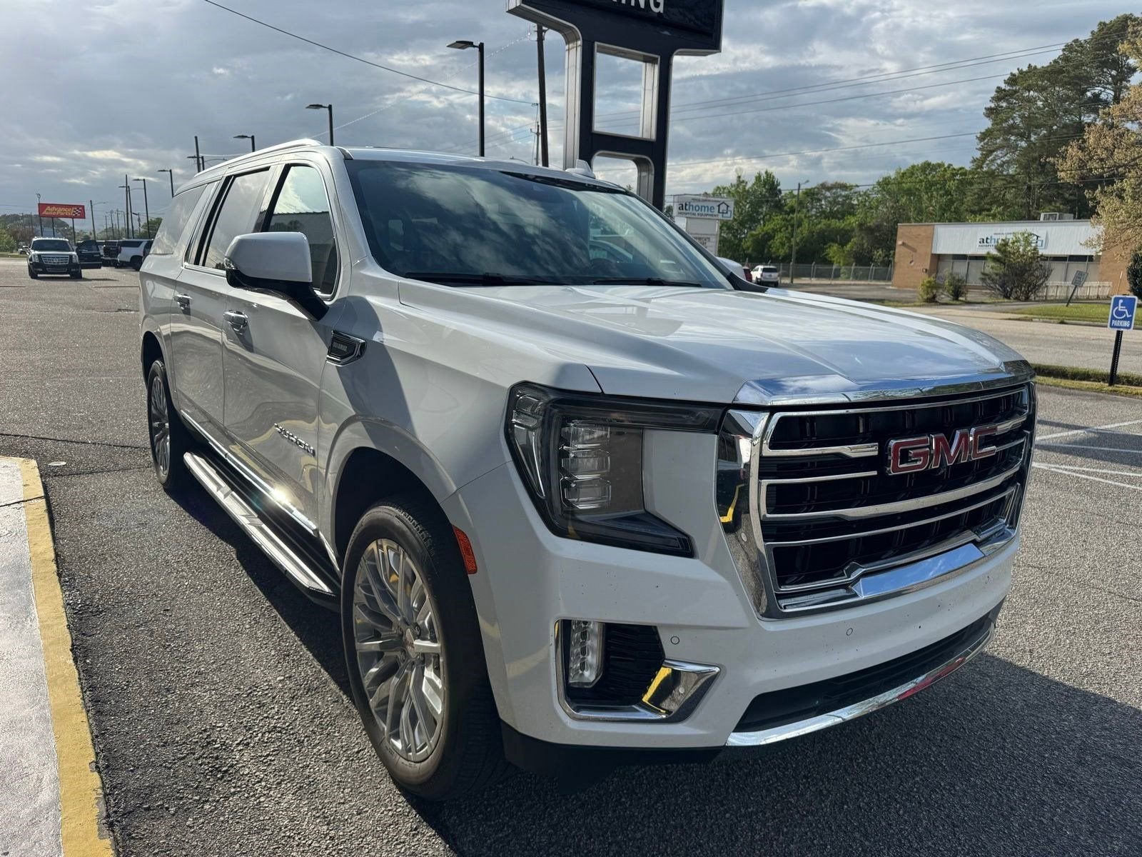 2024 GMC Yukon XL SLT