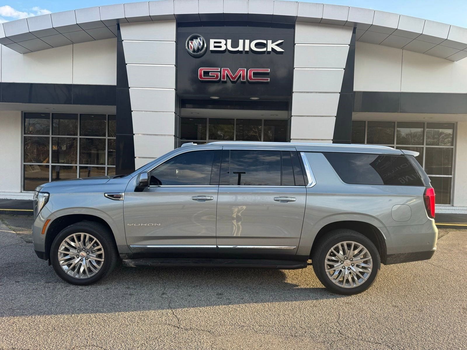 2025 GMC Yukon XL Elevation