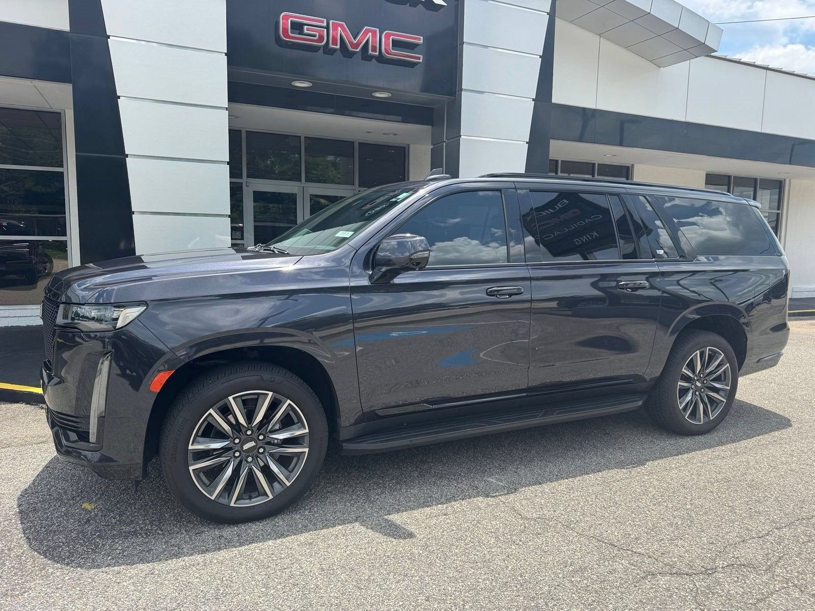 2022 Cadillac Escalade ESV Sport Platinum