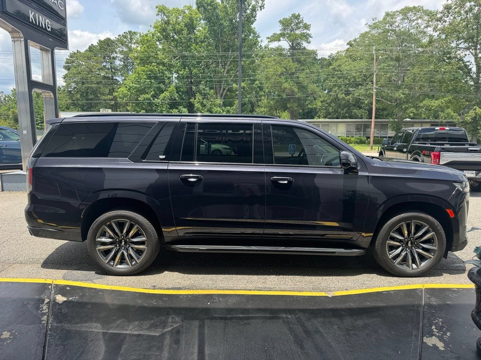 2022 Cadillac Escalade ESV Sport Platinum