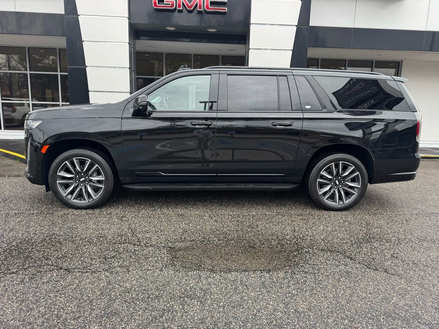 2023 Cadillac Escalade ESV Sport Platinum