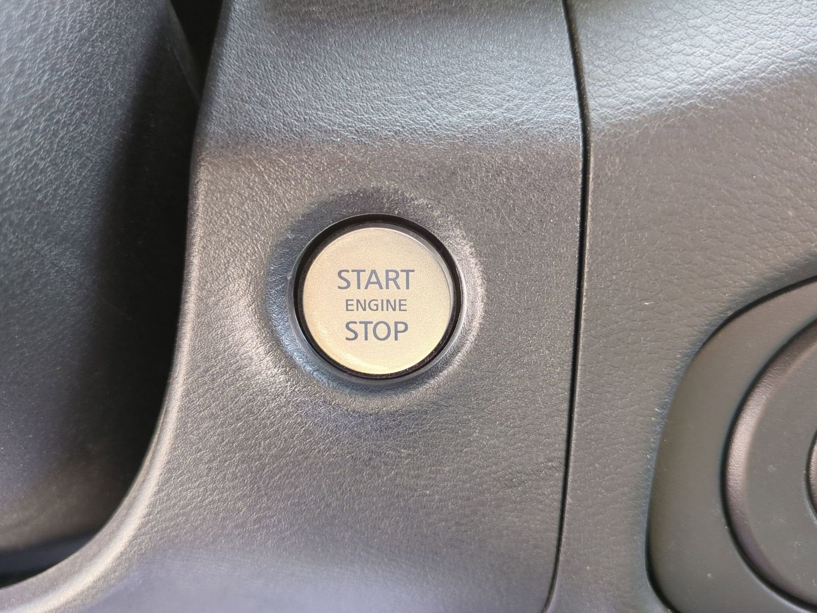 2022 Nissan Frontier Crew Cab SV 4x2