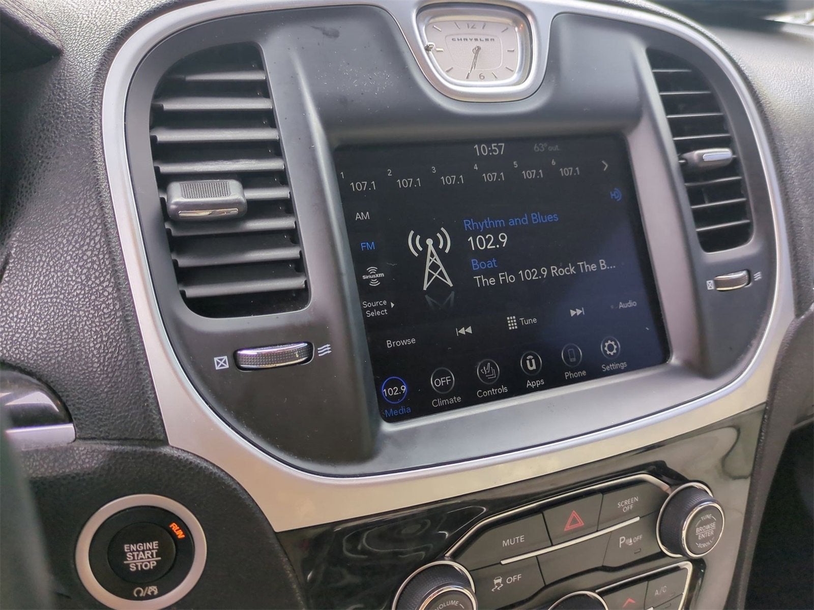 2022 Chrysler 300 Touring L