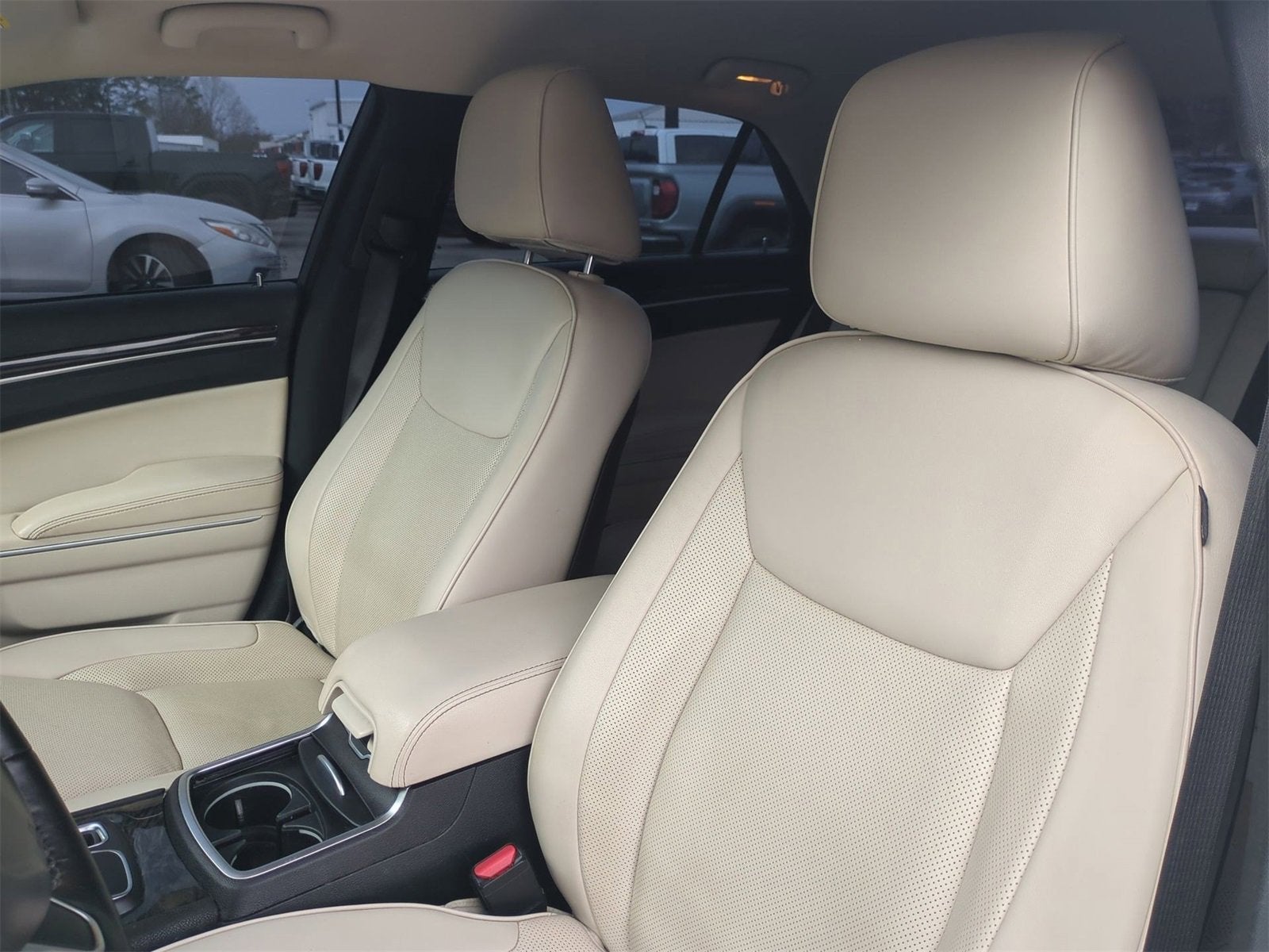 2022 Chrysler 300 Touring L