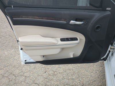 2022 Chrysler 300 Touring L