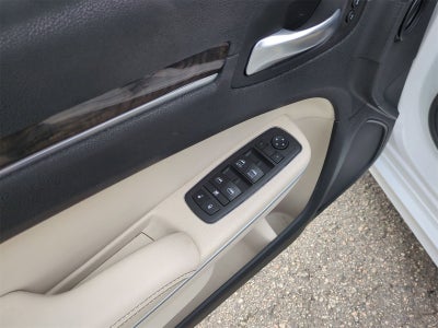 2022 Chrysler 300 Touring L