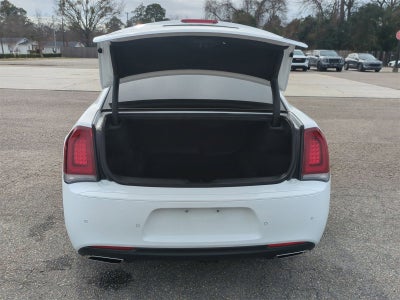 2022 Chrysler 300 Touring L