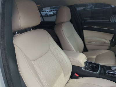 2022 Chrysler 300 Touring L