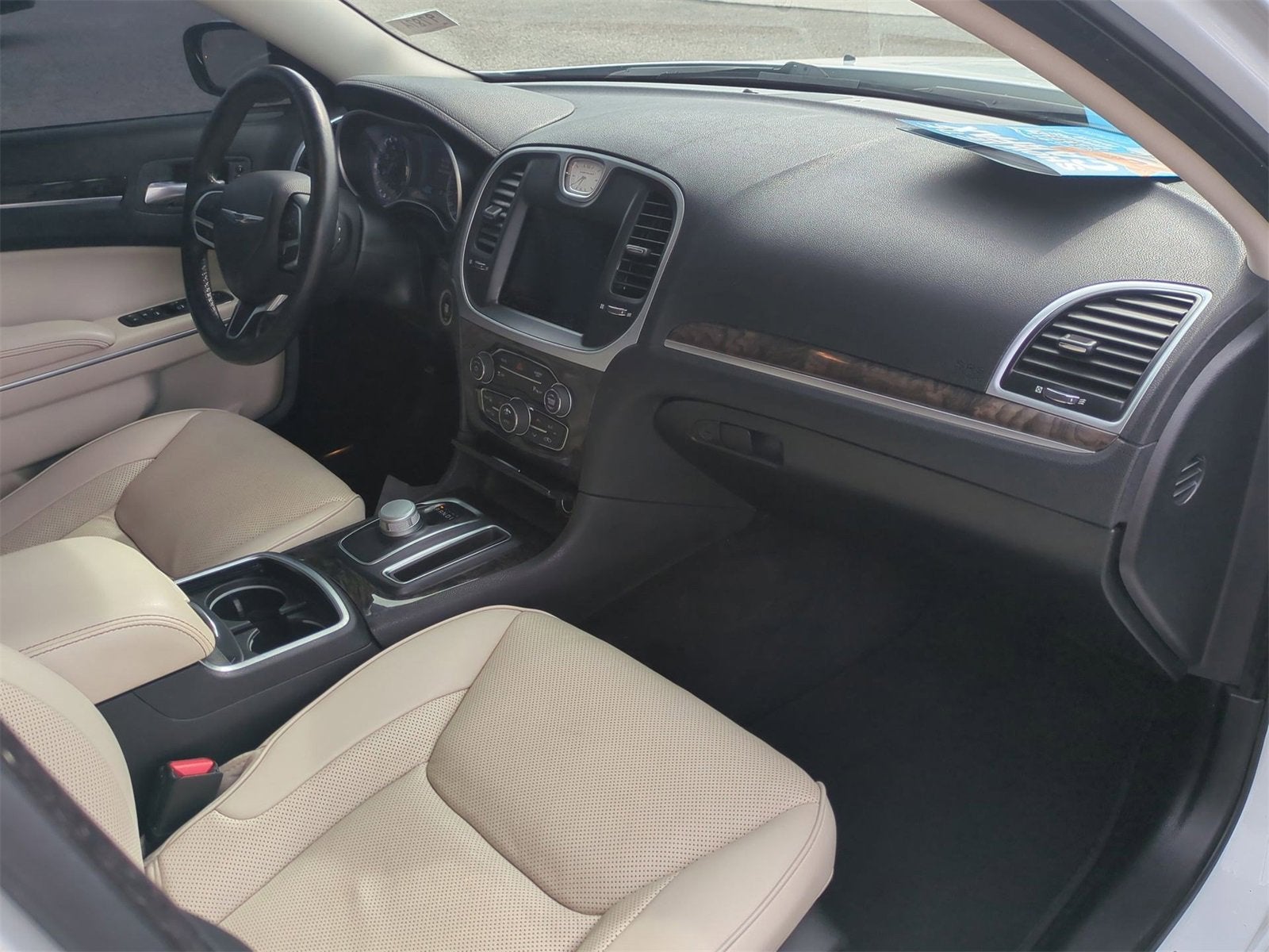 2022 Chrysler 300 Touring L