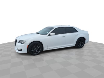 2022 Chrysler 300 Touring L