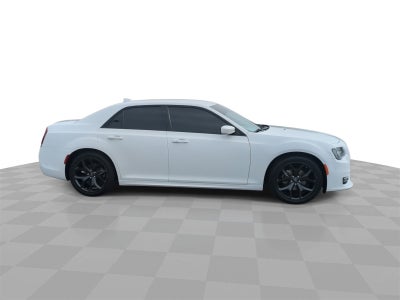 2022 Chrysler 300 Touring L