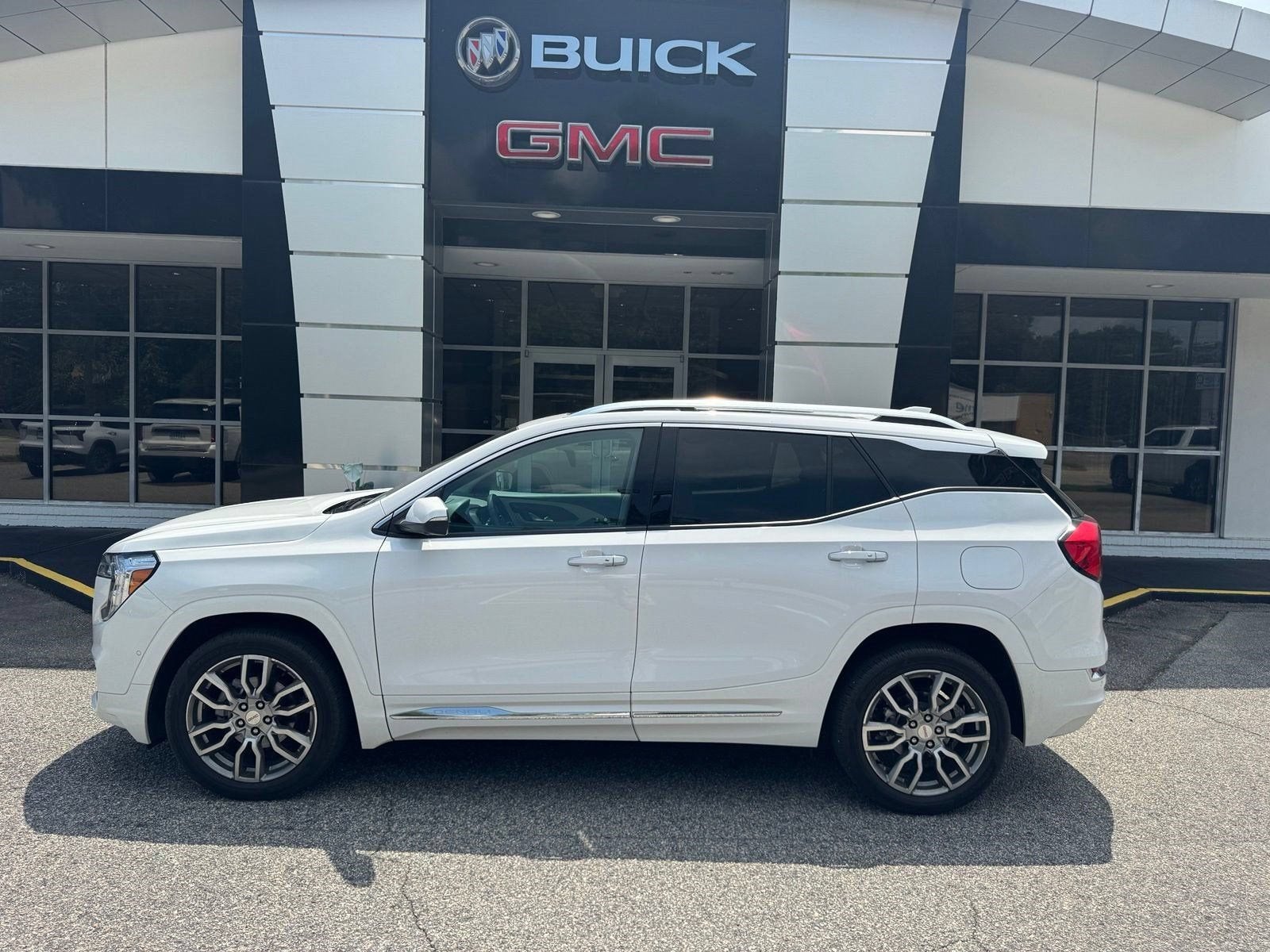 2023 GMC Terrain Denali