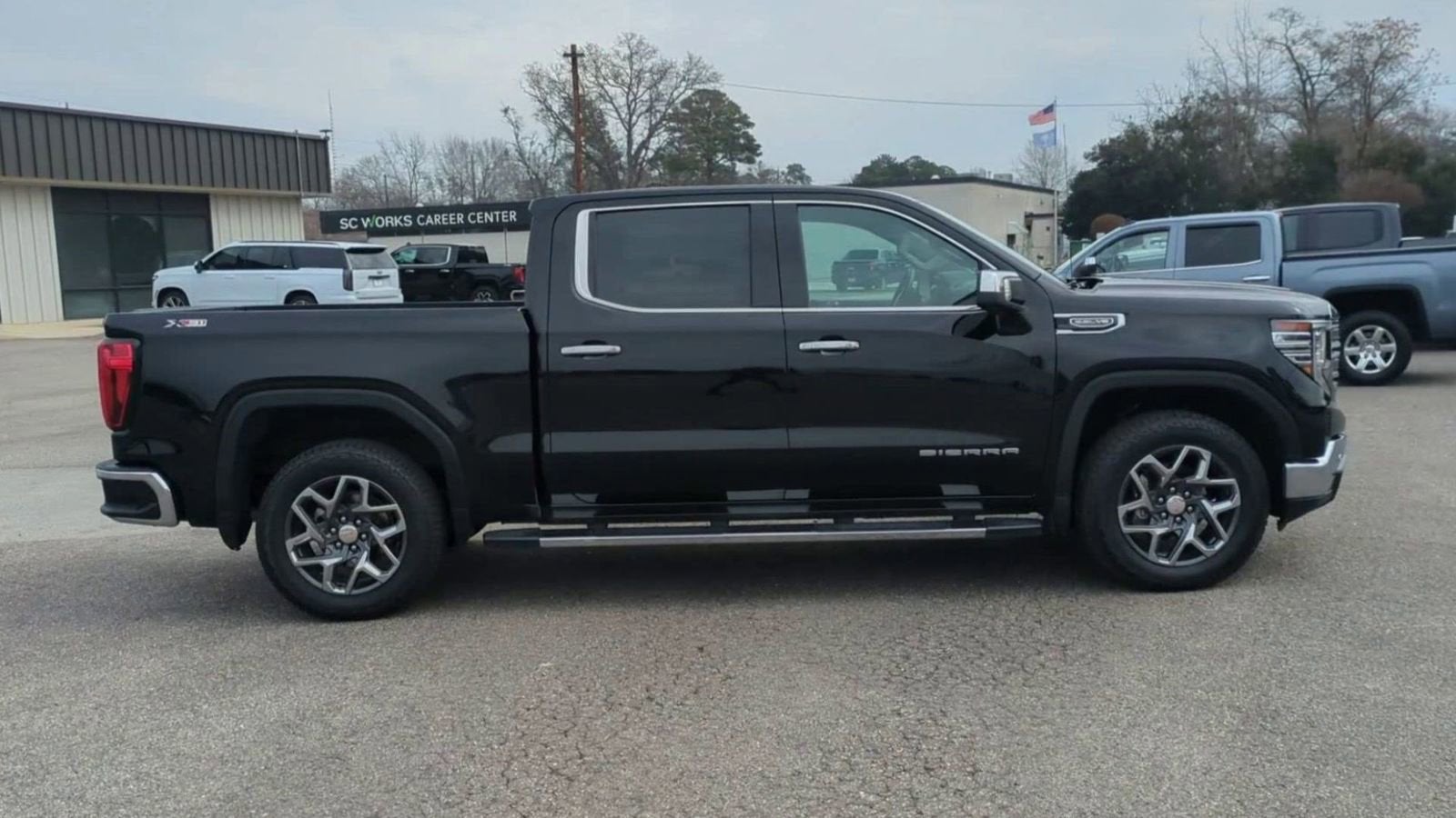 2024 GMC Sierra 1500 SLT