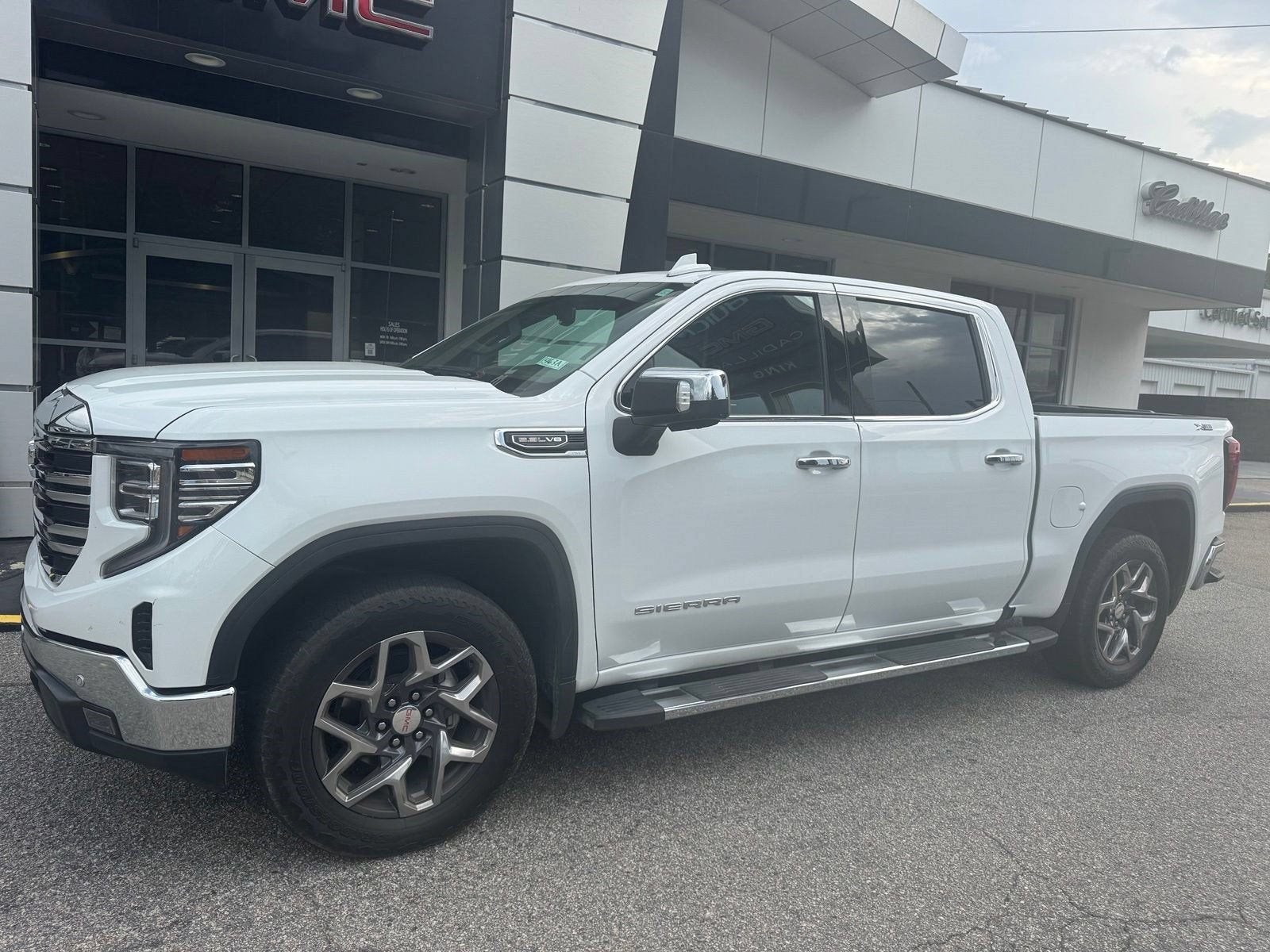 2025 GMC Sierra 1500 SLT