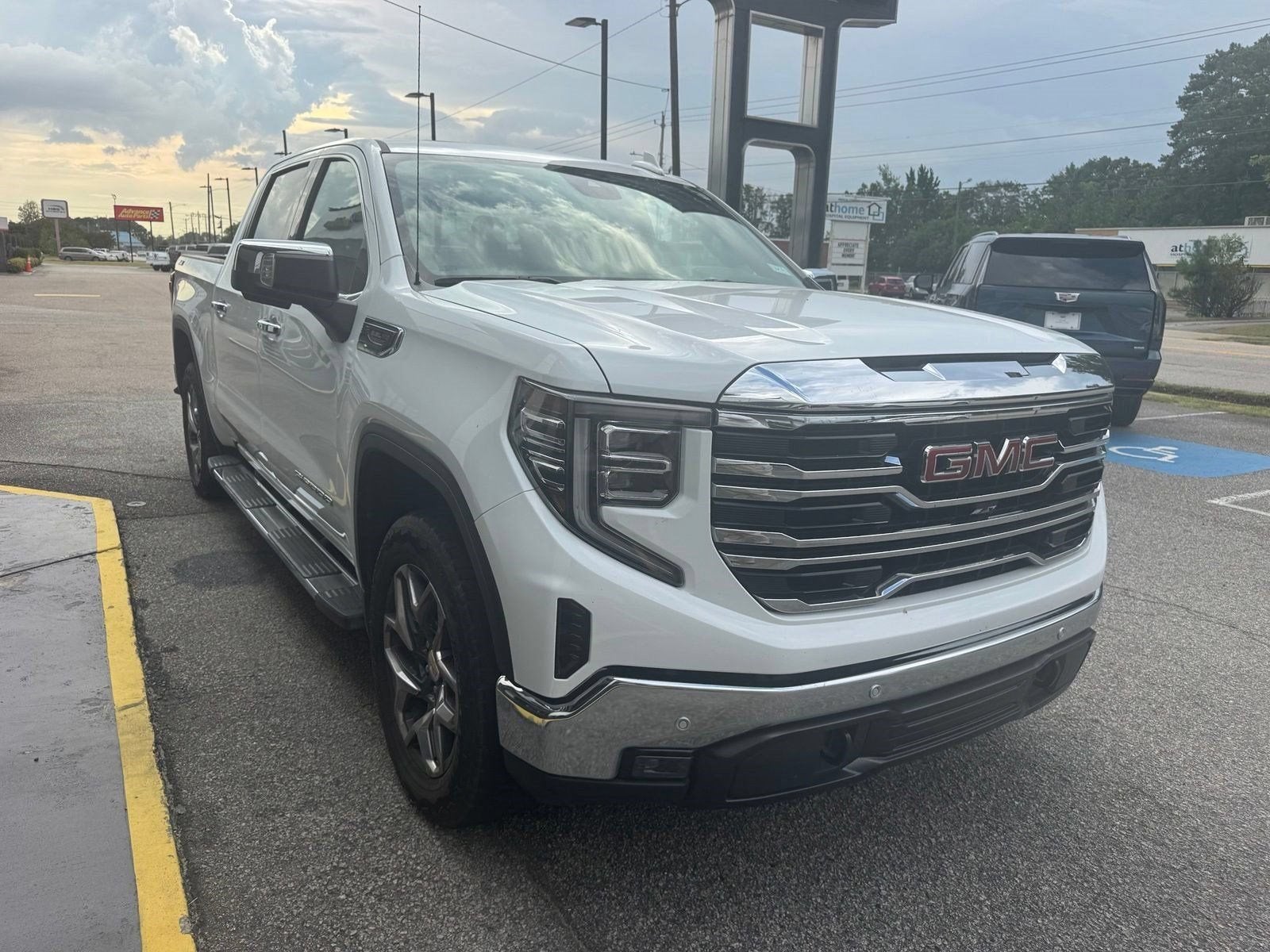 2025 GMC Sierra 1500 SLT