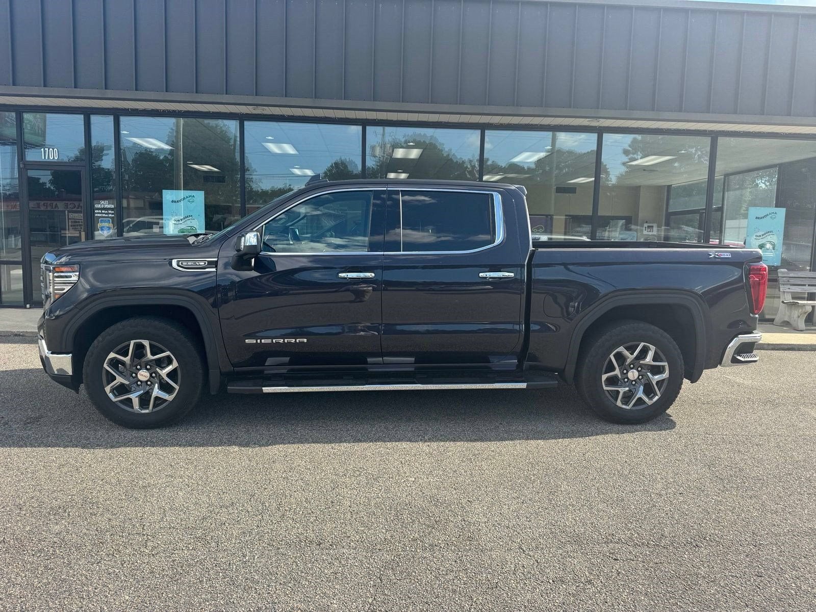 2023 GMC Sierra 1500 SLT