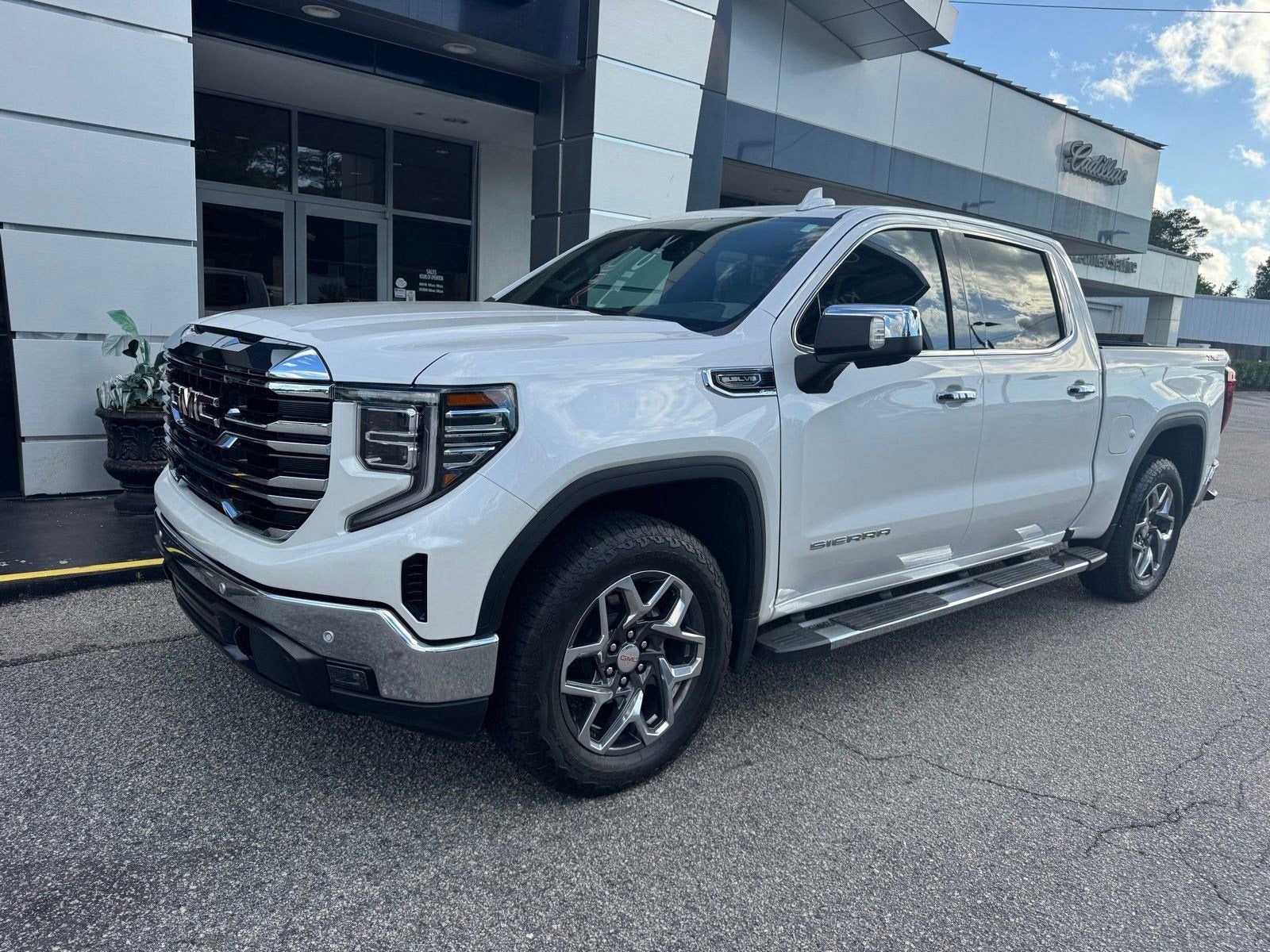 2024 GMC Sierra 1500 SLT