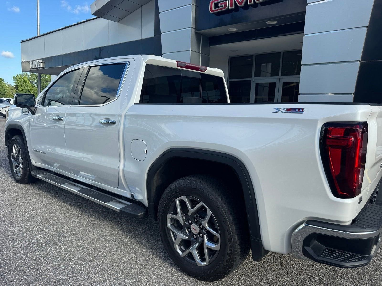 2024 GMC Sierra 1500 SLT