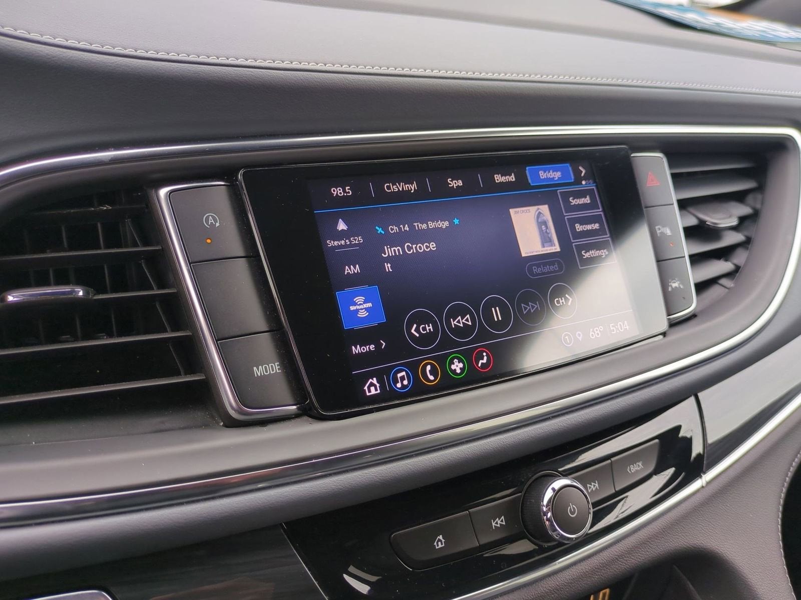 2024 Buick Enclave Essence