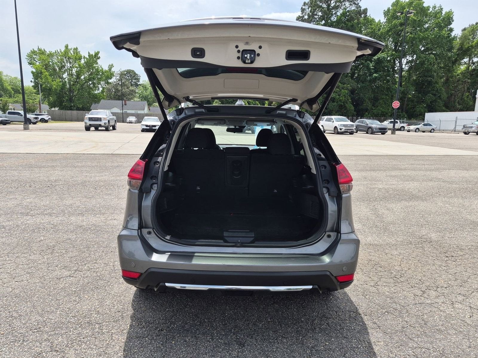 2020 Nissan Rogue SV FWD