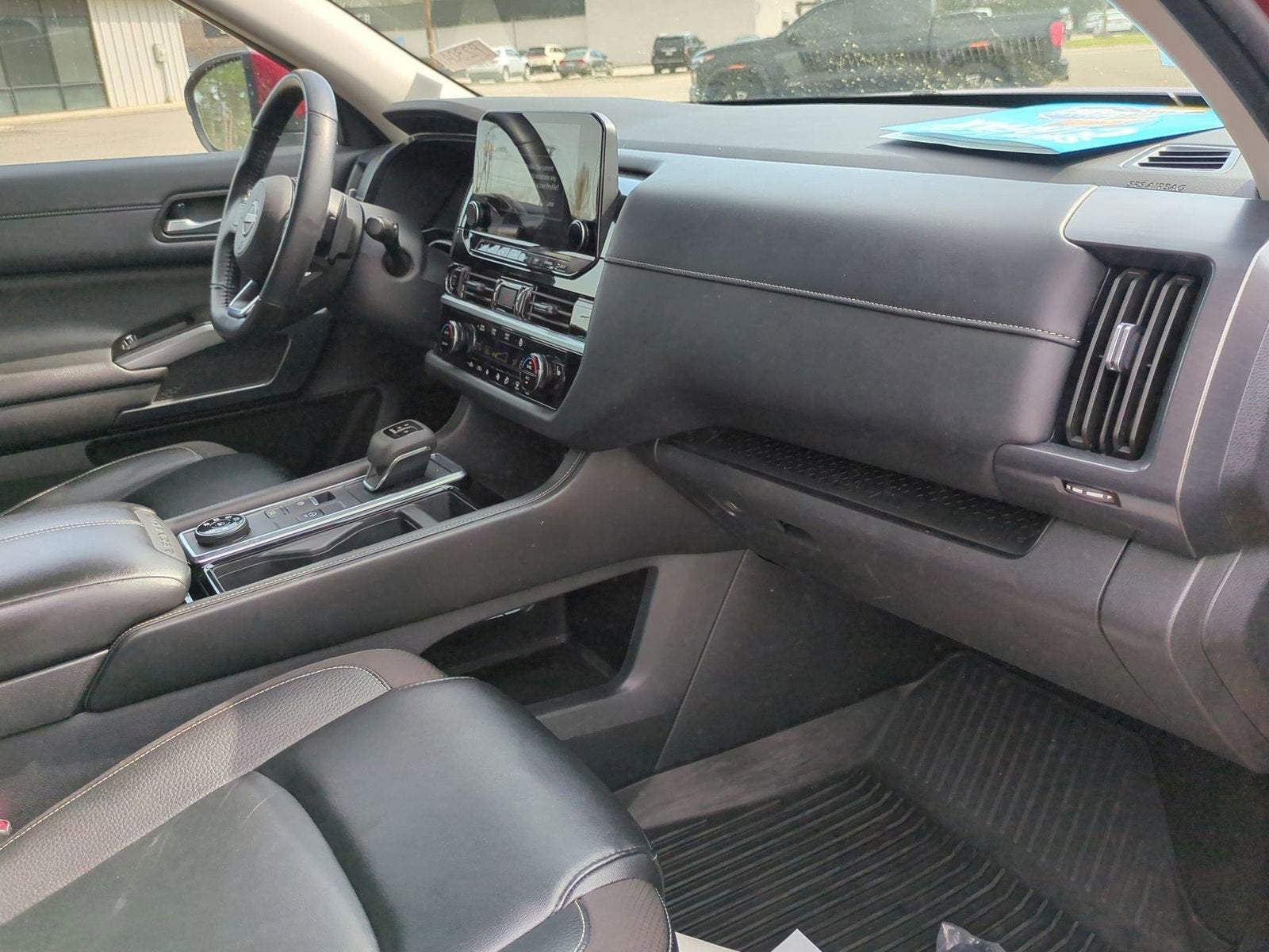 2024 Nissan Pathfinder SL 4WD