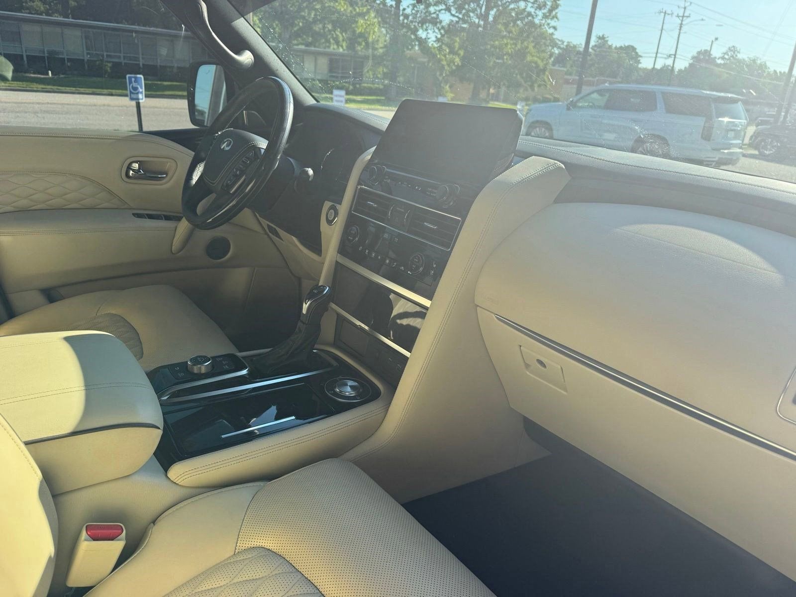 2023 INFINITI QX80 SENSORY