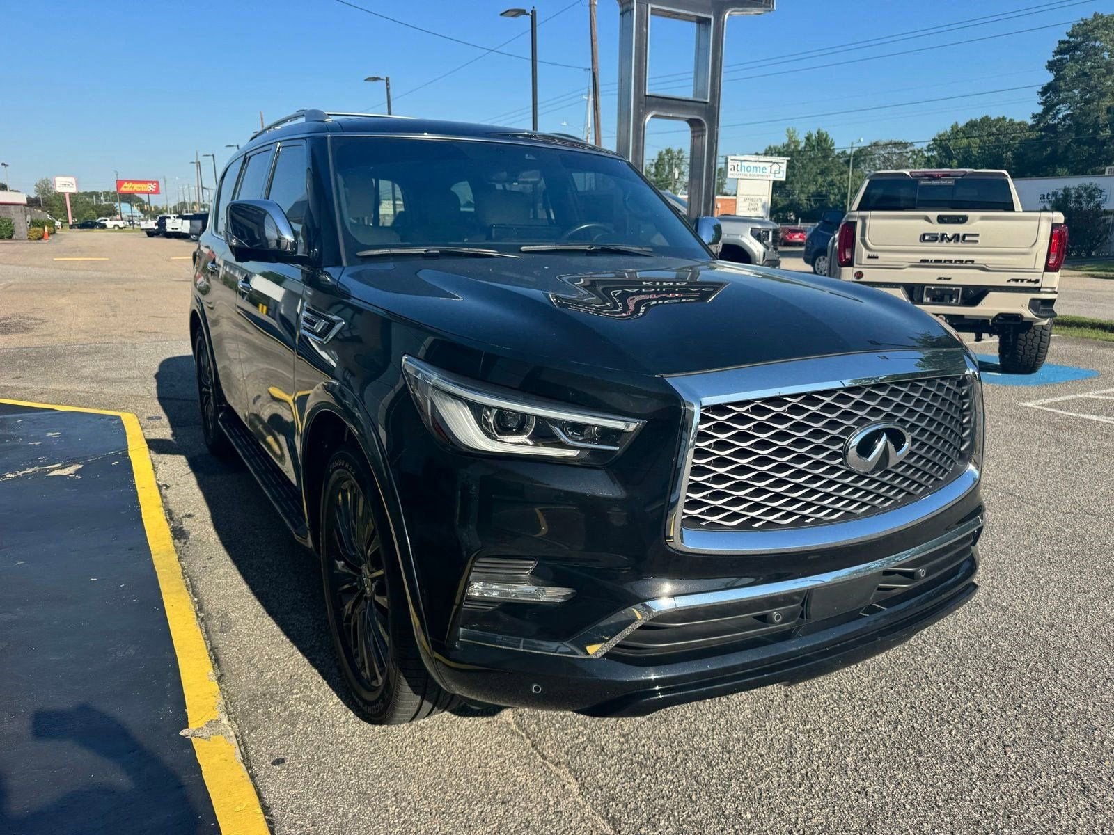 2023 INFINITI QX80 SENSORY