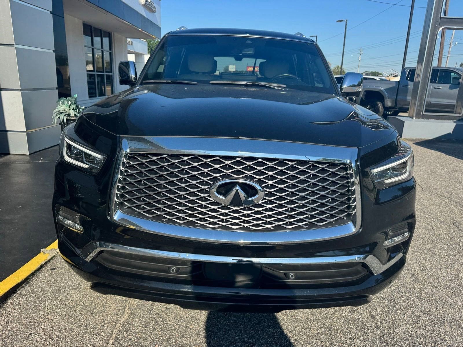 2023 INFINITI QX80 SENSORY