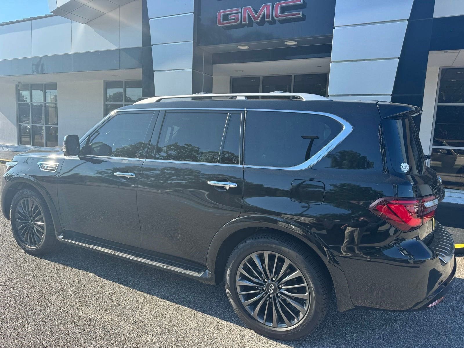 2023 INFINITI QX80 SENSORY