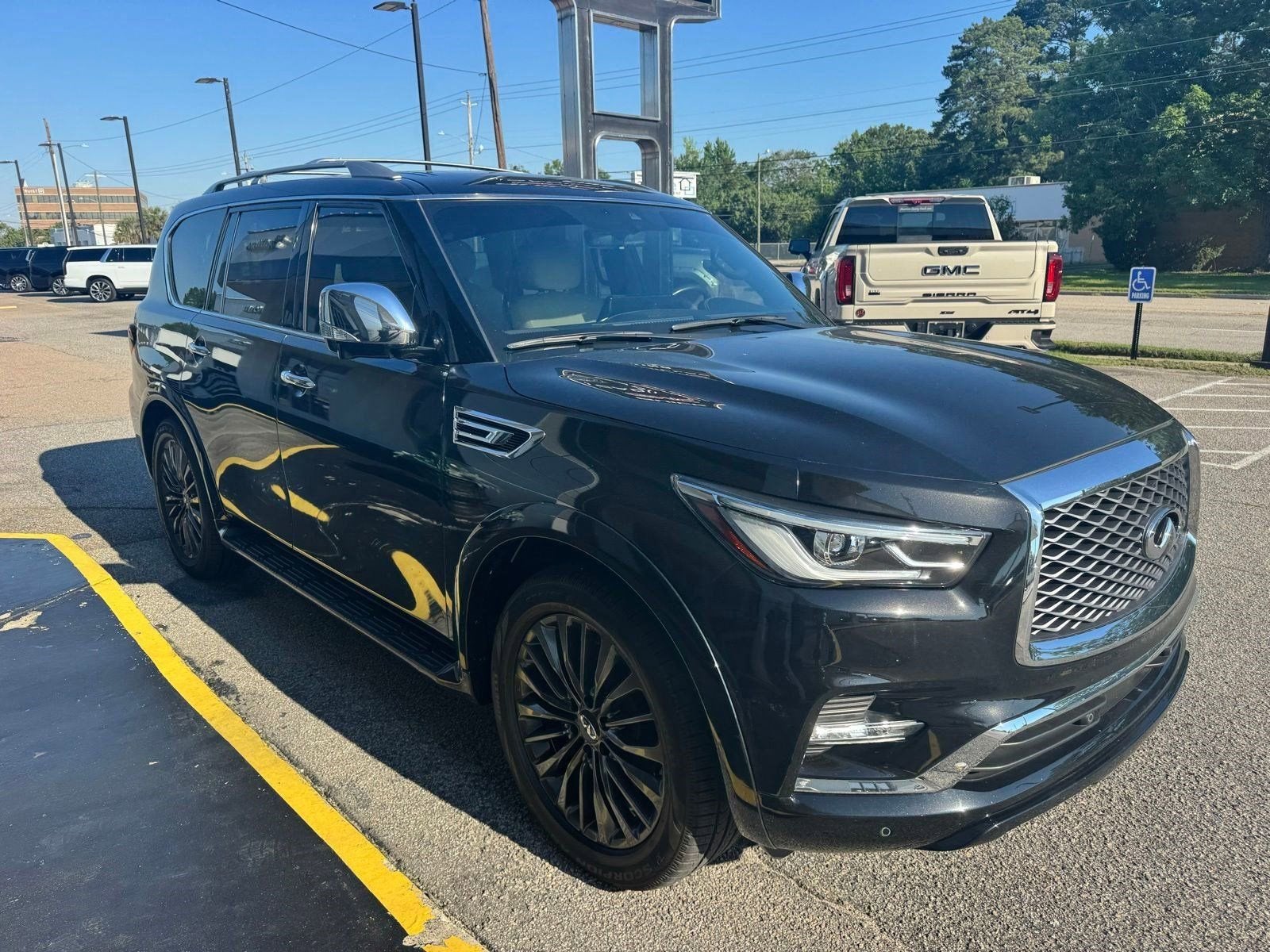 2023 INFINITI QX80 SENSORY