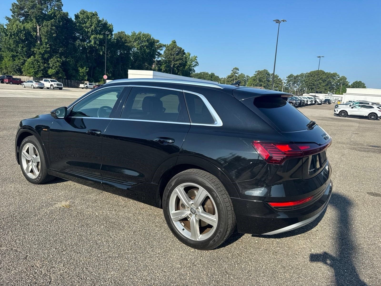 2019 Audi e-tron Premium Plus
