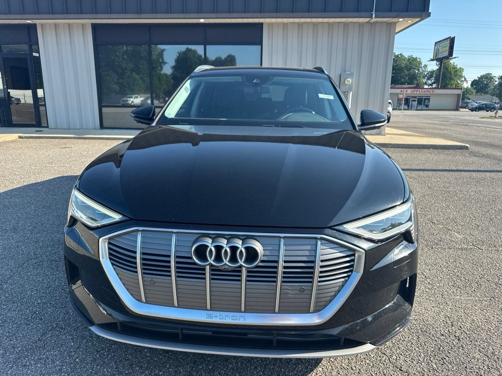 2019 Audi e-tron Premium Plus