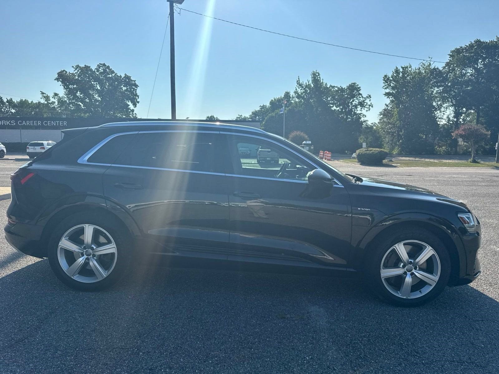 2019 Audi e-tron Premium Plus