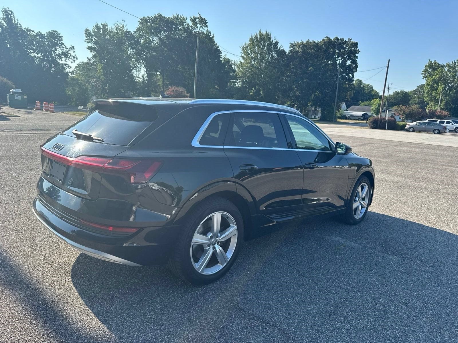 2019 Audi e-tron Premium Plus